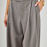 Relaxed Trouser with Pleats