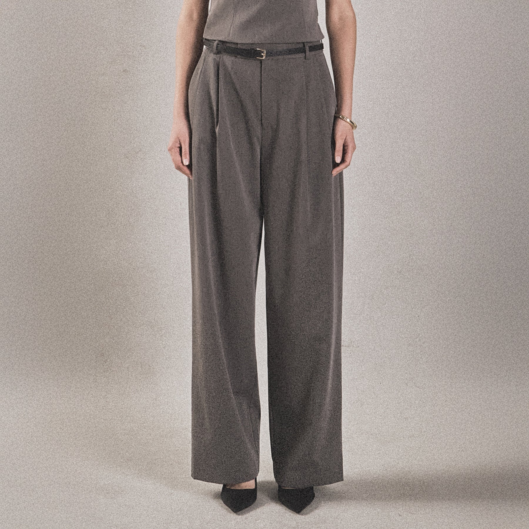 Relaxed Trouser with Pleats