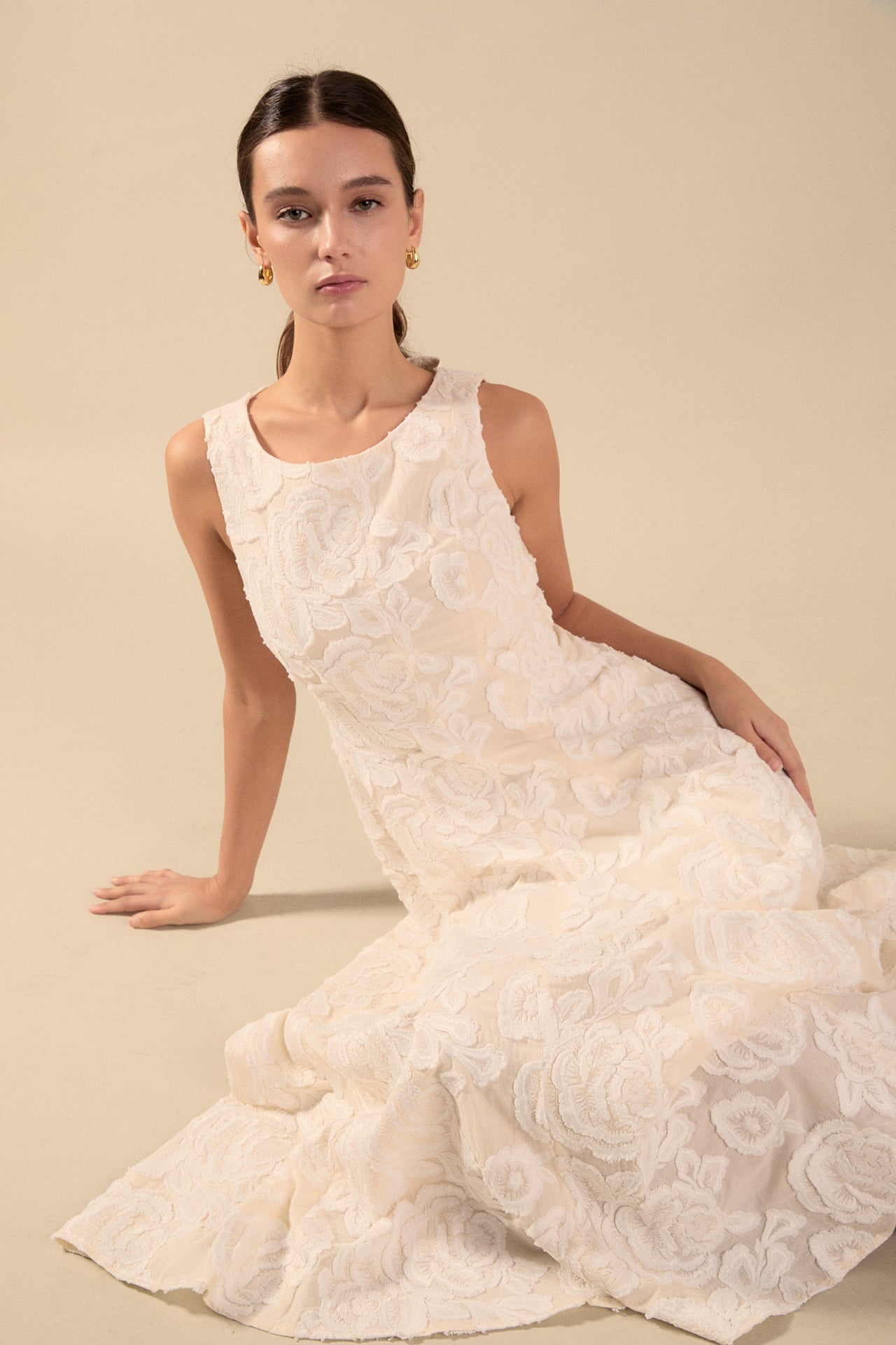 Denali Floral Embroidered Sleeveless Midi Dress Denali Floral Embroidered Sleeveless Midi Dress