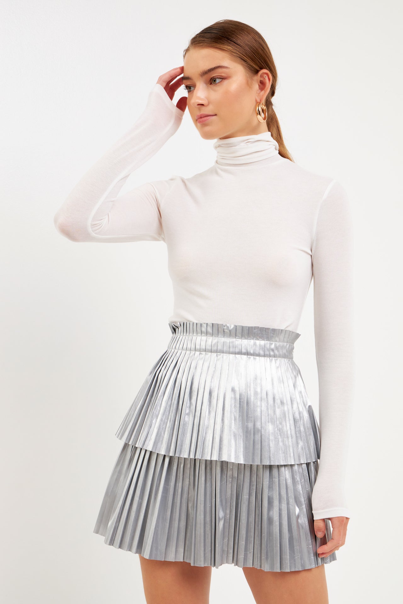 White company clearance silver pleated skirt