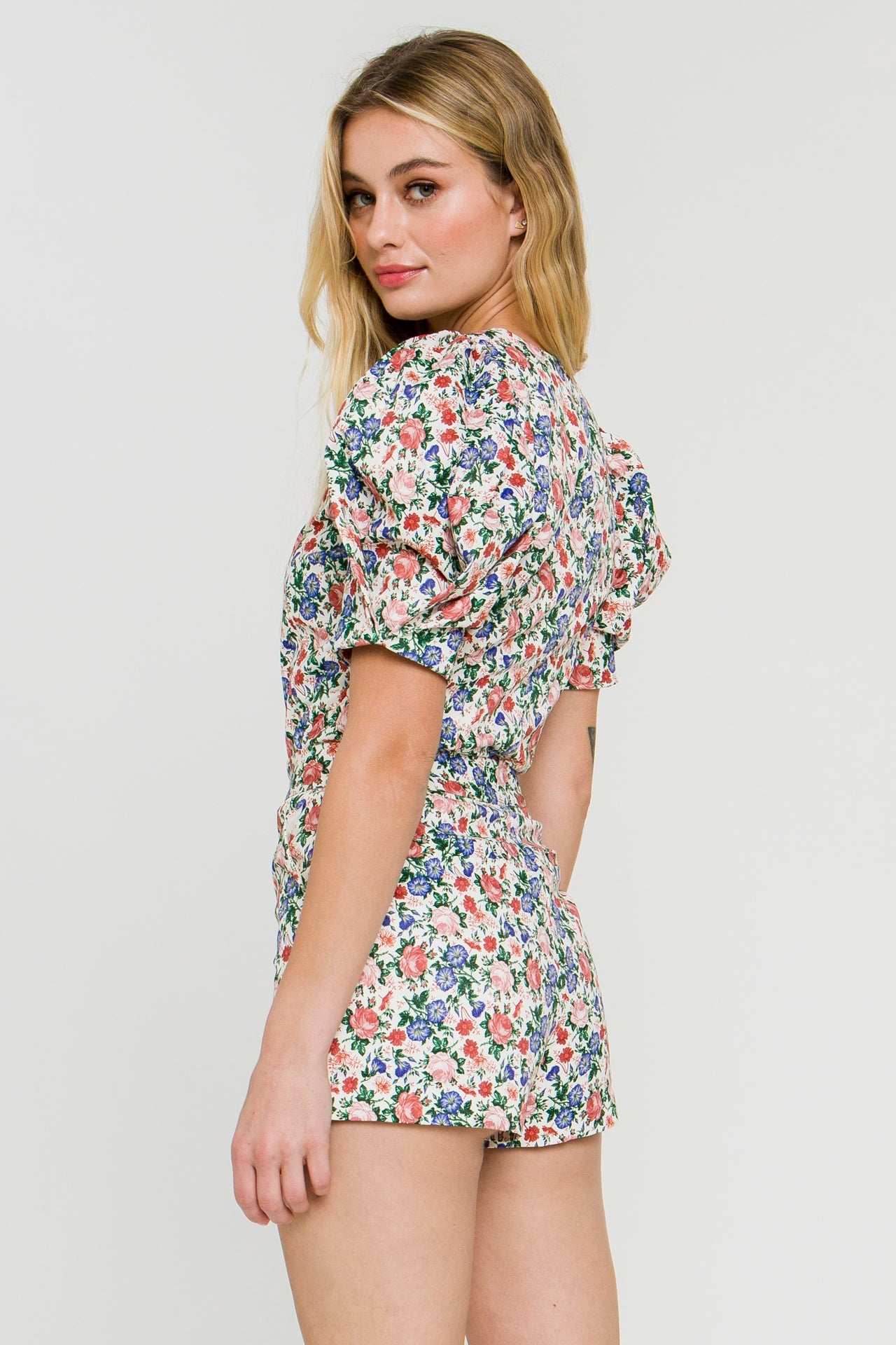 ENDLESS ROSE - Floral Print V-neck Top - TOPS available at Objectrare
